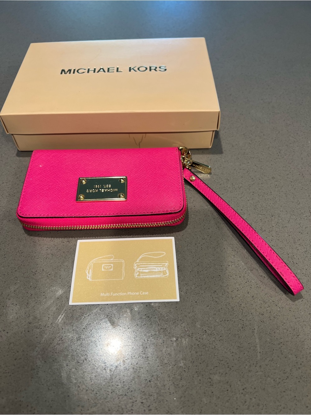 Michael Kors Hot Pink Saffiano Zip Wristlet Phone Case / wallet - Picture 3 of 7